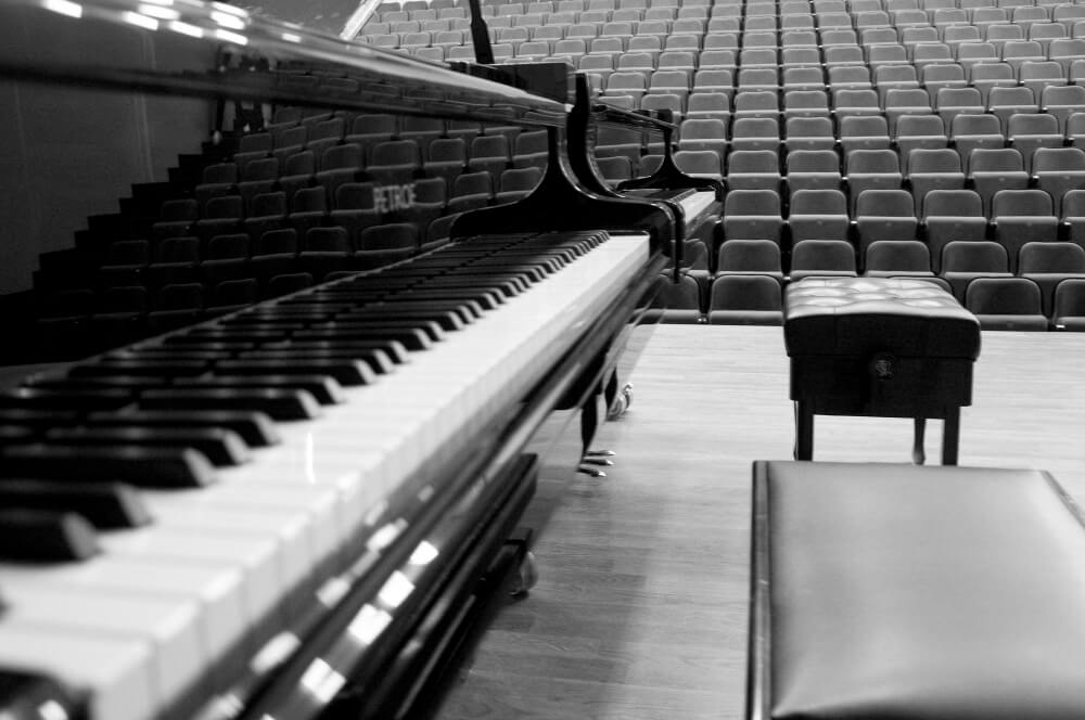 Estos son los tipos de pianos que puedes encontrar (muchos en nuestra tienda).